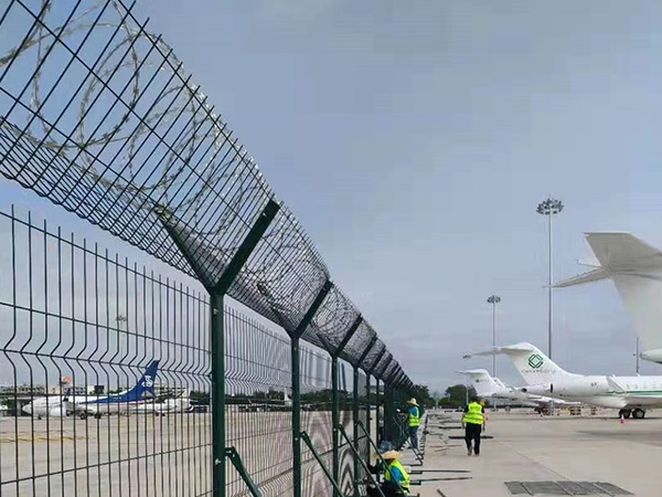 機(jī)場(chǎng)鋼筋網(wǎng)圍界圖片2 機(jī)場(chǎng)鋼筋網(wǎng)圍界圖片2