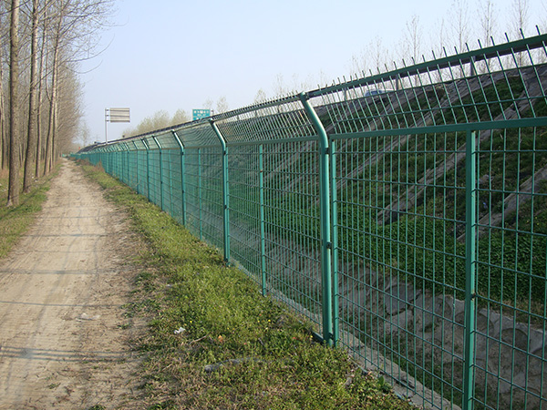 公路護欄網(wǎng)圖片4 公路護欄網(wǎng)圖片4