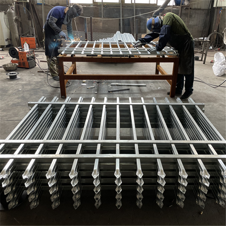 鋅鋼護(hù)欄噴塑案例展示圖片4 鋅鋼護(hù)欄噴塑案例展示圖片4