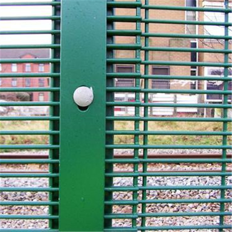 358防攀爬護(hù)欄網(wǎng)案例展示圖片1 358防攀爬護(hù)欄網(wǎng)案例展示圖片1